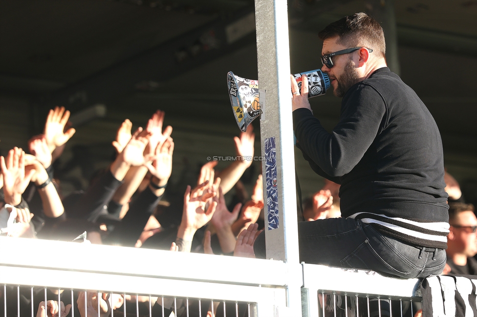Hartberg - Sturm Graz
Oesterreichische Fussball Bundesliga, 15. Runde, TSV Hartberg - SK Sturm Graz, PROfertil Arena Hartberg, 30.11.2025. Foto zeigt Fans von Sturm
