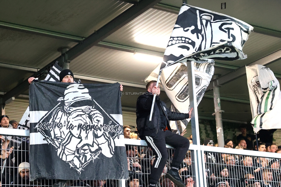 Hartberg - Sturm Graz
Oesterreichische Fussball Bundesliga, 15. Runde, TSV Hartberg - SK Sturm Graz, PROfertil Arena Hartberg, 30.11.2025. Foto zeigt Fans von Sturm
