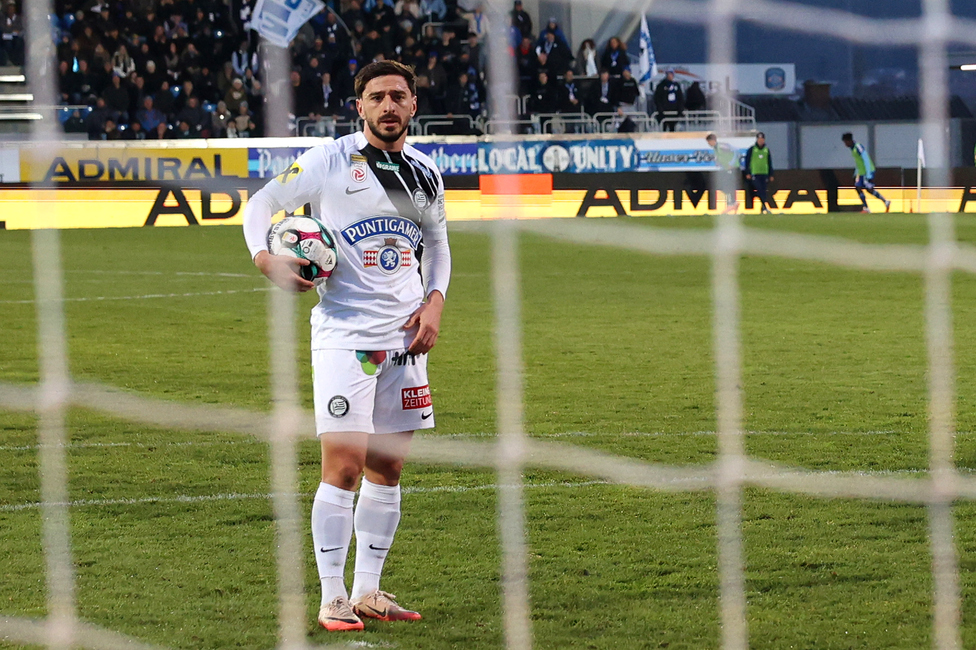 Hartberg - Sturm Graz
Oesterreichische Fussball Bundesliga, 15. Runde, TSV Hartberg - SK Sturm Graz, PROfertil Arena Hartberg, 30.11.2025. Foto zeigt Otar Kiteishvili (Sturm)
