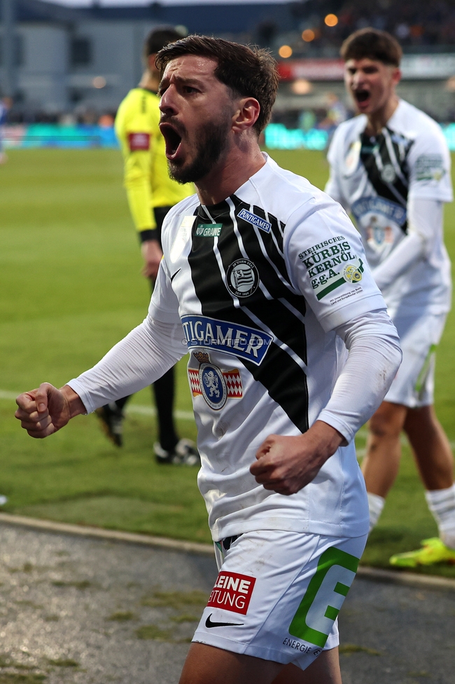 Hartberg - Sturm Graz
dOesterreichische Fussball Bundesliga, 15. Runde, TSV Hartberg - SK Sturm Graz, PROfertil Arena Hartberg, 30.11.2025. Foto zeigt Otar Kiteishvili (Sturm)
