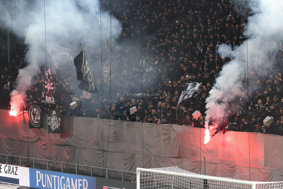 Sturm Graz - GAK
Oesterreichische Fussball Bundesliga, 16. Runde, SK Sturm Graz - Grazer AK, Stadion Liebenau Graz, 07.12.2025. Foto zeigt Fans von Sturm mit Pyrotechnik
