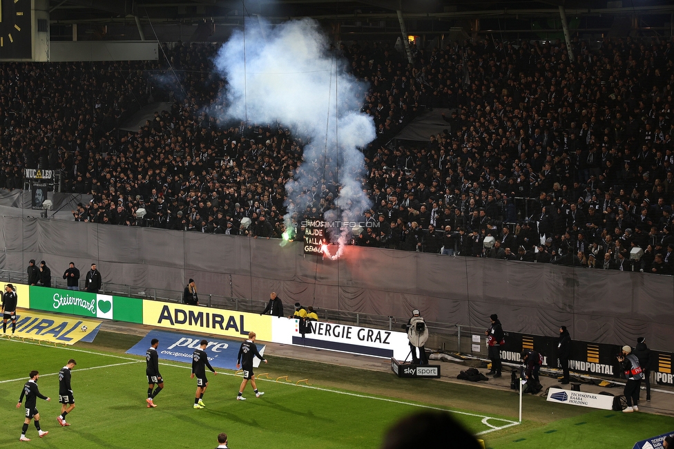 Sturm Graz - GAK
Oesterreichische Fussball Bundesliga, 16. Runde, SK Sturm Graz - Grazer AK, Stadion Liebenau Graz, 07.12.2025. Foto zeigt Fans von Sturm mit Pyrotechnik
