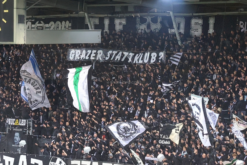 Sturm Graz - GAK
Oesterreichische Fussball Bundesliga, 16. Runde, SK Sturm Graz - Grazer AK, Stadion Liebenau Graz, 07.12.2025. 

Foto zeigt Fans von Sturm mit einem Spruchband
