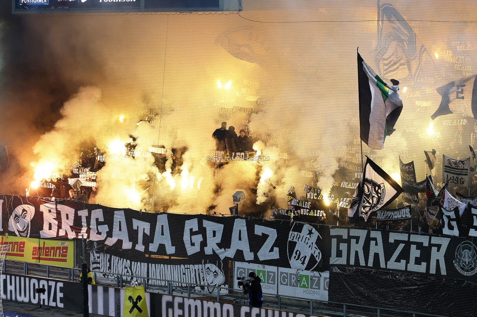 Sturm Graz - GAK
Oesterreichische Fussball Bundesliga, 16. Runde, SK Sturm Graz - Grazer AK, Stadion Liebenau Graz, 07.12.2025. Foto zeigt Fans von Sturm mit einer Choreografie
Schlüsselwörter: brigata