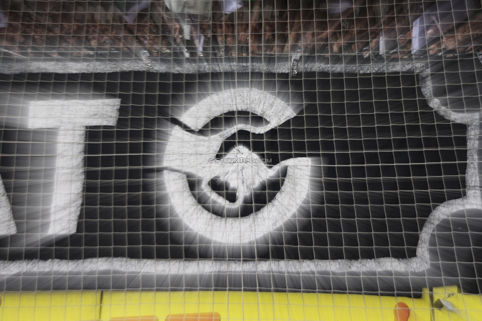 Sturm Graz - GAK
Oesterreichische Fussball Bundesliga, 16. Runde, SK Sturm Graz - Grazer AK, Stadion Liebenau Graz, 07.12.2025. Foto zeigt Fans von Sturm
Schlüsselwörter: schwoazehelfen