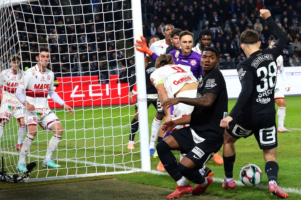 Sturm Graz - GAK
Oesterreichische Fussball Bundesliga, 16. Runde, SK Sturm Graz - Grazer AK, Stadion Liebenau Graz, 07.12.2025. Foto zeigt Jeyland Mitchell (Sturm) und Leon Grgic (Sturm)
