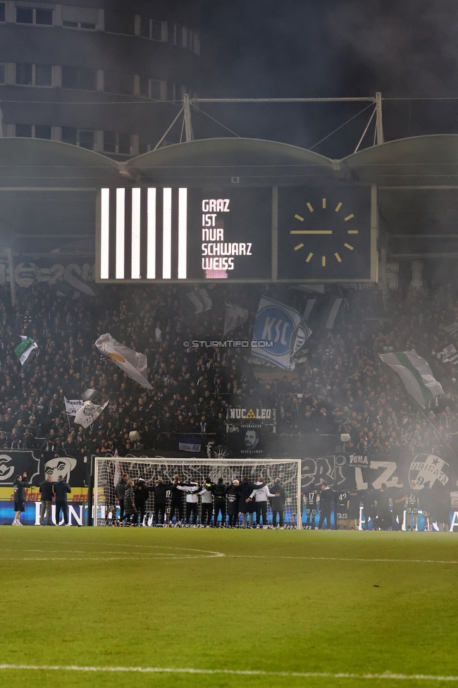 Sturm Graz - GAK
Oesterreichische Fussball Bundesliga, 16. Runde, SK Sturm Graz - Grazer AK, Stadion Liebenau Graz, 07.12.2025. Foto zeigt Fans von Sturm und die Mannschaft von Sturm
