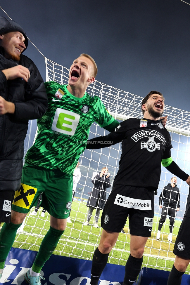 Sturm Graz - GAK
Oesterreichische Fussball Bundesliga, 16. Runde, SK Sturm Graz - Grazer AK, Stadion Liebenau Graz, 07.12.2025. Foto zeigt Niklas Geyrhofer (Sturm), Oliver Christensen (Sturm) und Otar Kiteishvili (Sturm)
