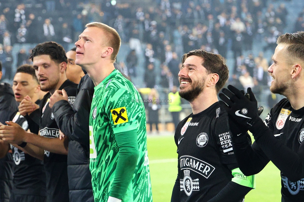 Sturm Graz - GAK
Oesterreichische Fussball Bundesliga, 16. Runde, SK Sturm Graz - Grazer AK, Stadion Liebenau Graz, 07.12.2025. Foto zeigt Oliver Christensen (Sturm), Otar Kiteishvili (Sturm) und Tomi Horvat (Sturm)
