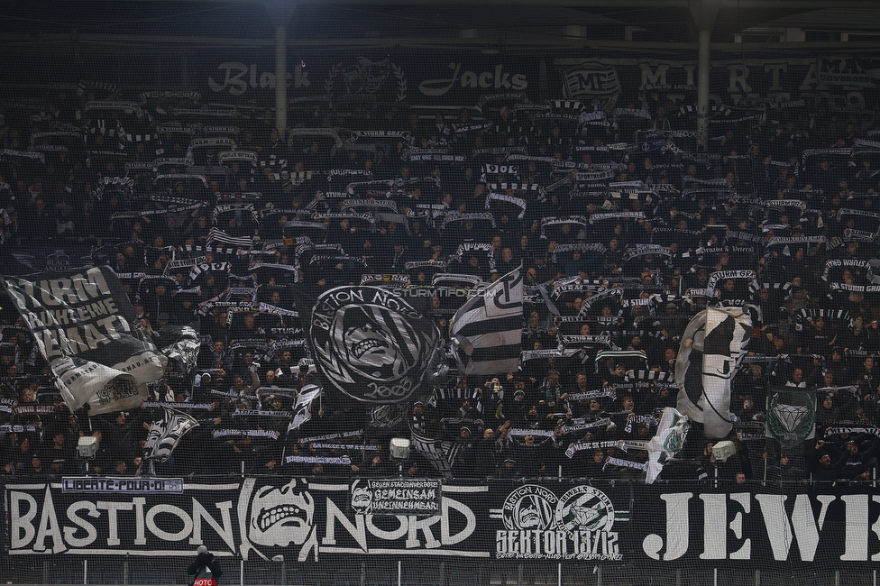 Sturm Graz - Crvena Zvezda
UEFA Europa League Gruppenphase 6. Spieltag, SK Sturm Graz - FK Crvena Zvezda, Stadion Liebenau Graz, 11.12.2025. 

Foto zeigt Fans von Sturm
Schlüsselwörter: schals bastion