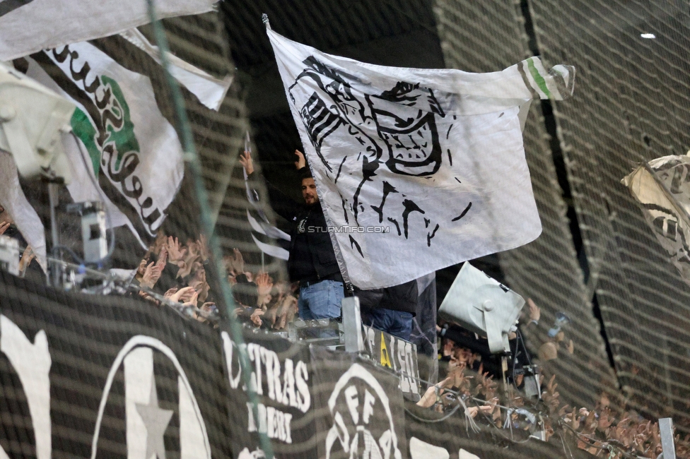 Sturm Graz - Crvena Zvezda
UEFA Europa League Gruppenphase 6. Spieltag, SK Sturm Graz - FK Crvena Zvezda, Stadion Liebenau Graz, 11.12.2025. Foto zeigt Fans von Sturm
Schlüsselwörter: blackjacks