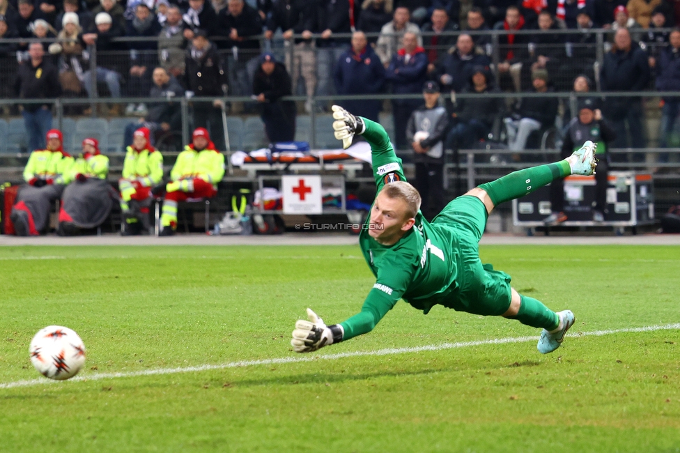 Sturm Graz - Crvena Zvezda
UEFA Europa League Gruppenphase 6. Spieltag, SK Sturm Graz - FK Crvena Zvezda, Stadion Liebenau Graz, 11.12.2025. 

Foto zeigt Oliver Christensen (Sturm)
