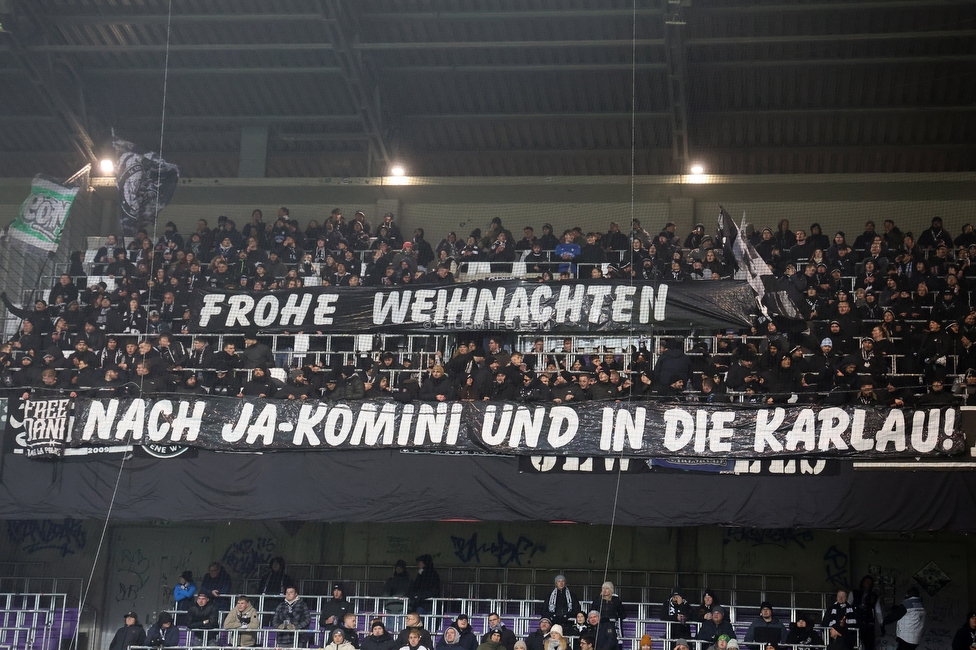 Austria Wien - Sturm Graz
Oesterreichische Fussball Bundesliga, 17. Runde, FK Austria Wien - SK Sturm Graz, Franz Horr Stadion Wien, 14.12.2025. Foto zeigt Fans von Sturm mit einem Spruchband
Schlüsselwörter: repression bastion