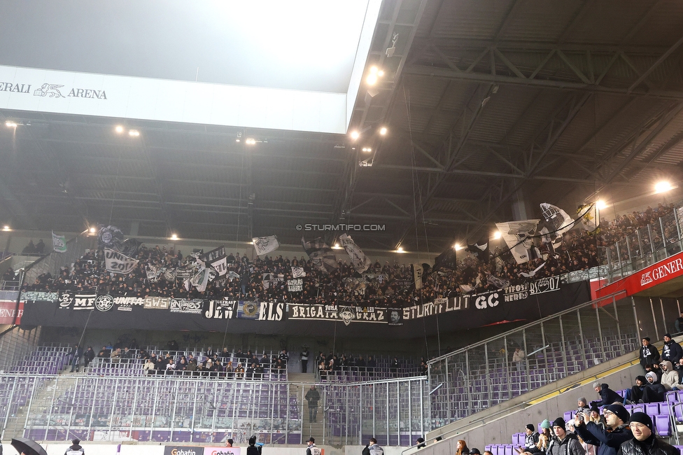 Austria Wien - Sturm Graz
Oesterreichische Fussball Bundesliga, 17. Runde, FK Austria Wien - SK Sturm Graz, Franz Horr Stadion Wien, 14.12.2025. Foto zeigt Fans von Sturm
