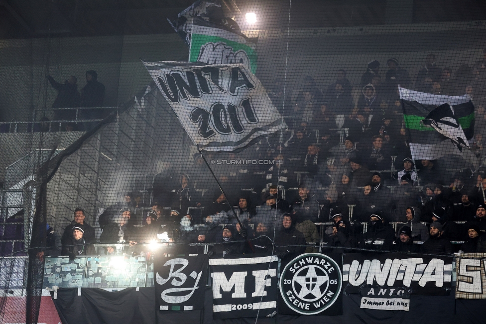 Austria Wien - Sturm Graz
Oesterreichische Fussball Bundesliga, 17. Runde, FK Austria Wien - SK Sturm Graz, Franz Horr Stadion Wien, 14.12.2025. 

Foto zeigt Fans von Sturm
Schlüsselwörter: blackjacks murtalfront ssw unita pyrotechnik