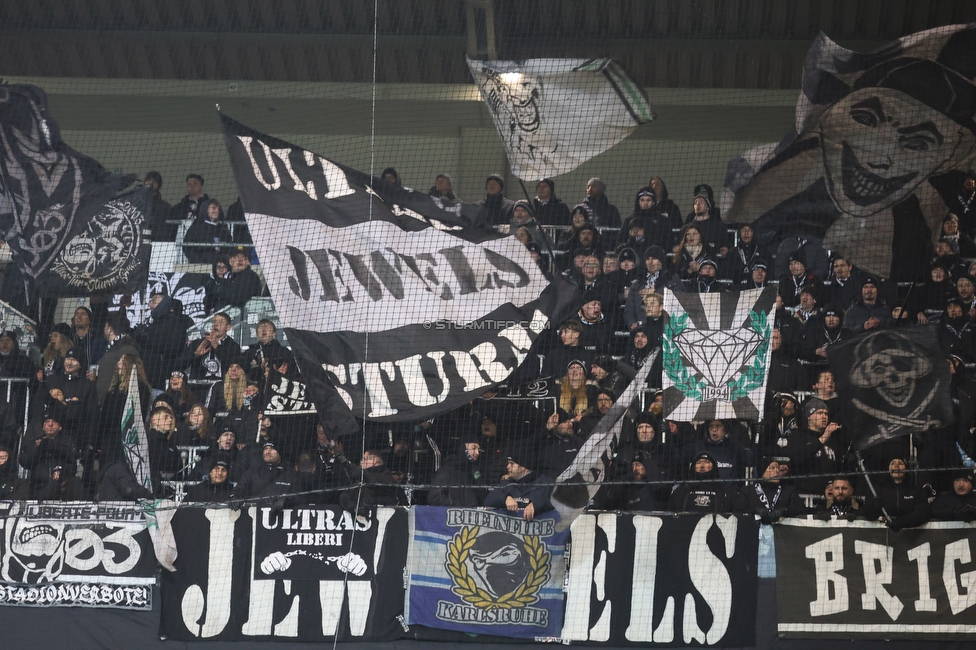 Austria Wien - Sturm Graz
Oesterreichische Fussball Bundesliga, 17. Runde, FK Austria Wien - SK Sturm Graz, Franz Horr Stadion Wien, 14.12.2025. 

Foto zeigt Fans von Sturm
Schlüsselwörter: jewels