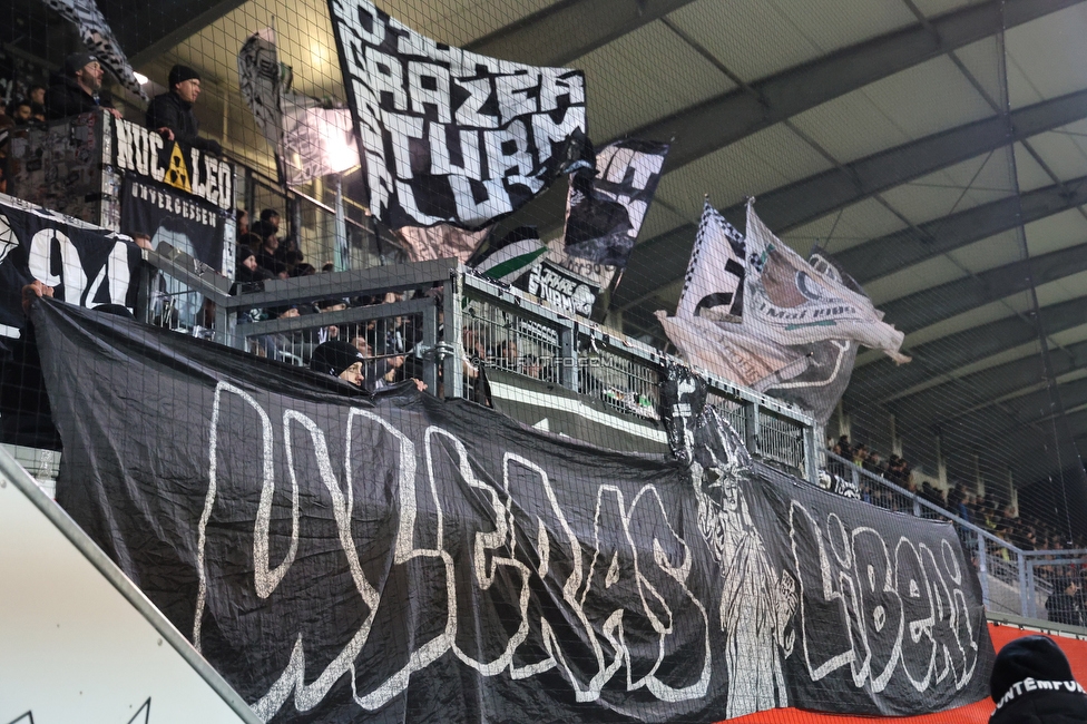 Altach - Sturm Graz
OEFB Cup, Viertelfinale, SC Rheindorf Altach - SK Sturm Graz, Stadion Schnabelholz Altach, 01.02.2026. Foto zeigt Fans von Sturm mit einem Spruchband
Schlüsselwörter: repression
