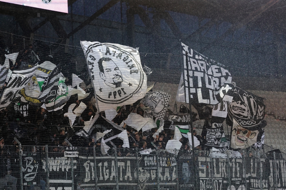 WSG Tirol - Sturm Graz
Oesterreichische Fussball Bundesliga, 19. Runde, WSG Tirol - SK Sturm Graz, Tivoli Stadion Neu, 14.02.2026.

Foto zeigt Fans von Sturm

