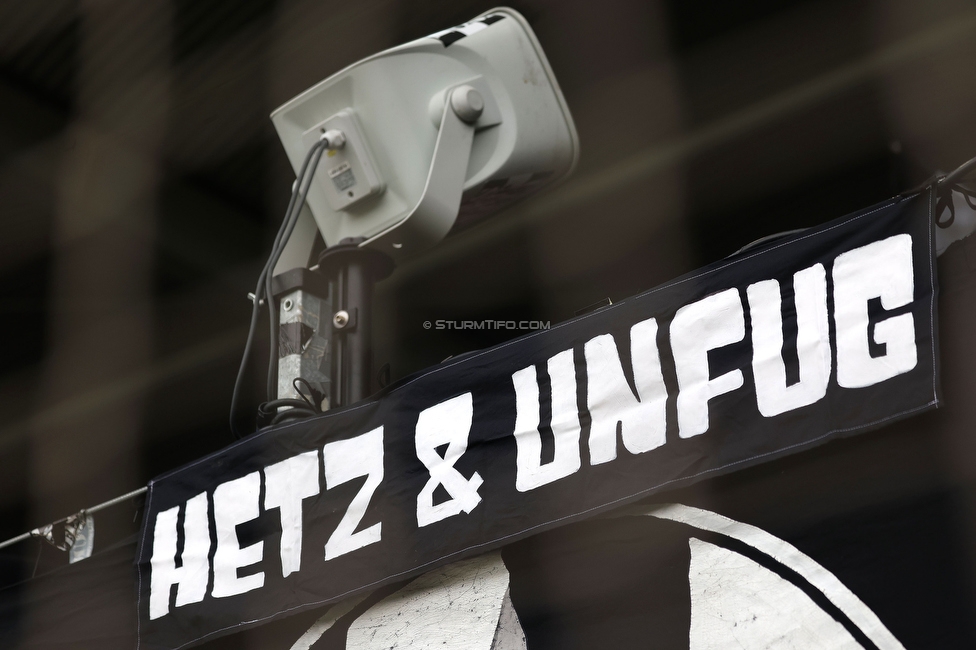 Sturm Graz - BW Linz
Oesterreichische Fussball Bundesliga, 20. Runde, SK Sturm Graz - Blau-Weiss Linz, Stadion Liebenau Graz, 22.02.2026. 

Foto zeigt Fans von Sturm mit einem Spruchband
Schlüsselwörter: jewels