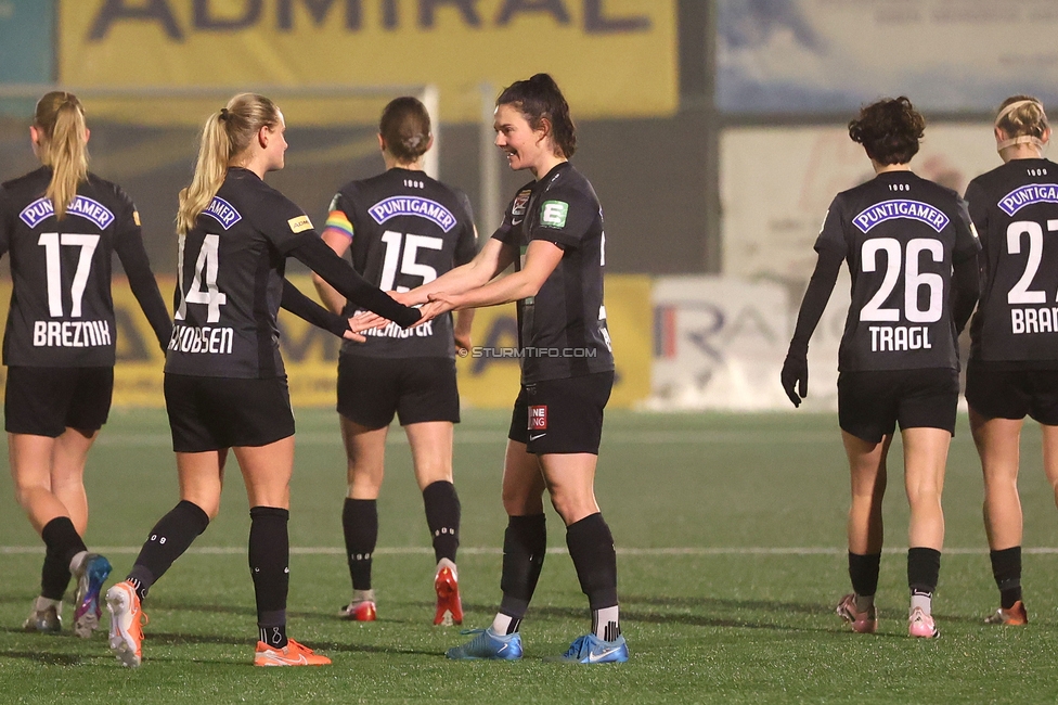 Sturm Damen - RB Salzburg
OEFB Frauen Bundesliga, 15. Runde, SK Sturm Graz Damen - RB Salzburg, Koralmstadion Deutschlandsberg , 21.02.2026. Foto zeigt Sandra Jakobsen (Sturm Damen) und Zala Kustrin (Sturm Damen)
