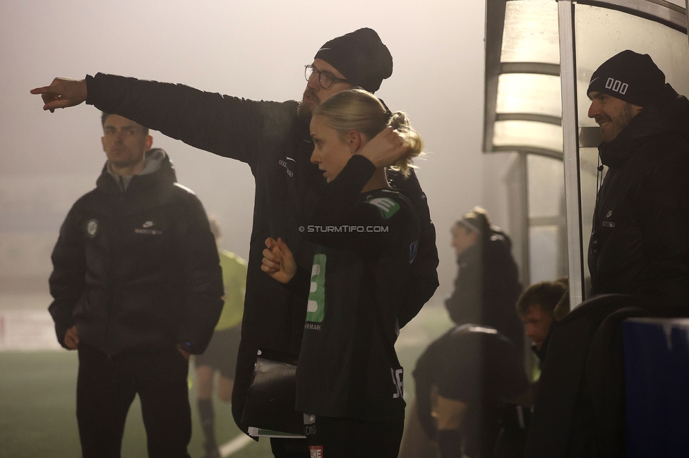 Sturm Damen - RB Salzburg
OEFB Frauen Bundesliga, 15. Runde, SK Sturm Graz Damen - RB Salzburg, Koralmstadion Deutschlandsberg , 21.02.2026. Foto zeigt Jakob Gschwandner (Assistenztrainer Sturm Damen) und Fie Steenberg-Hansen (Sturm Damen)
