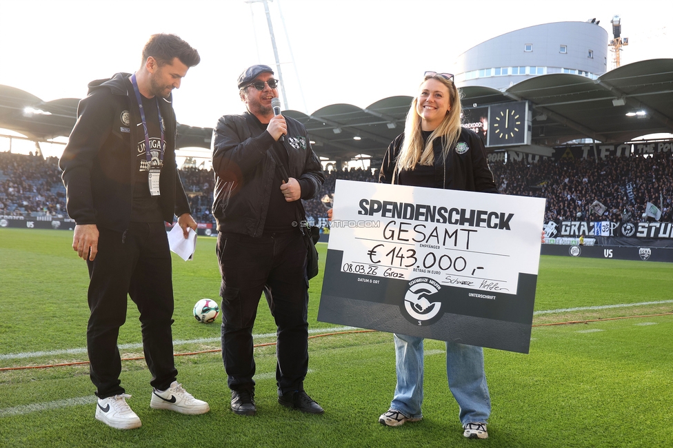Sturm Graz - Altach
Oesterreichische Fussball Bundesliga, 22. Runde, SK Sturm Graz - SCR Altach, Stadion Liebenau Graz, 08.03.2026. Foto zeigt die Schwoaze Helfen 2025 Spendenchecks
