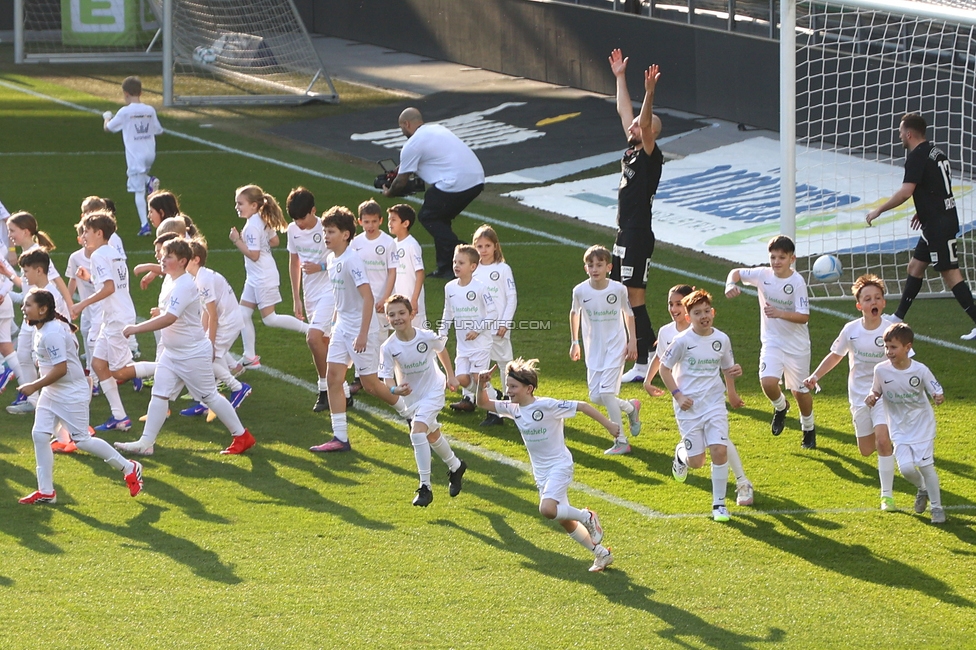 Sturm Graz - Altach
Oesterreichische Fussball Bundesliga, 22. Runde, SK Sturm Graz - SCR Altach, Stadion Liebenau Graz, 08.03.2026. Foto zeigt Eindruecke von 100 Kids gegen den Meister
