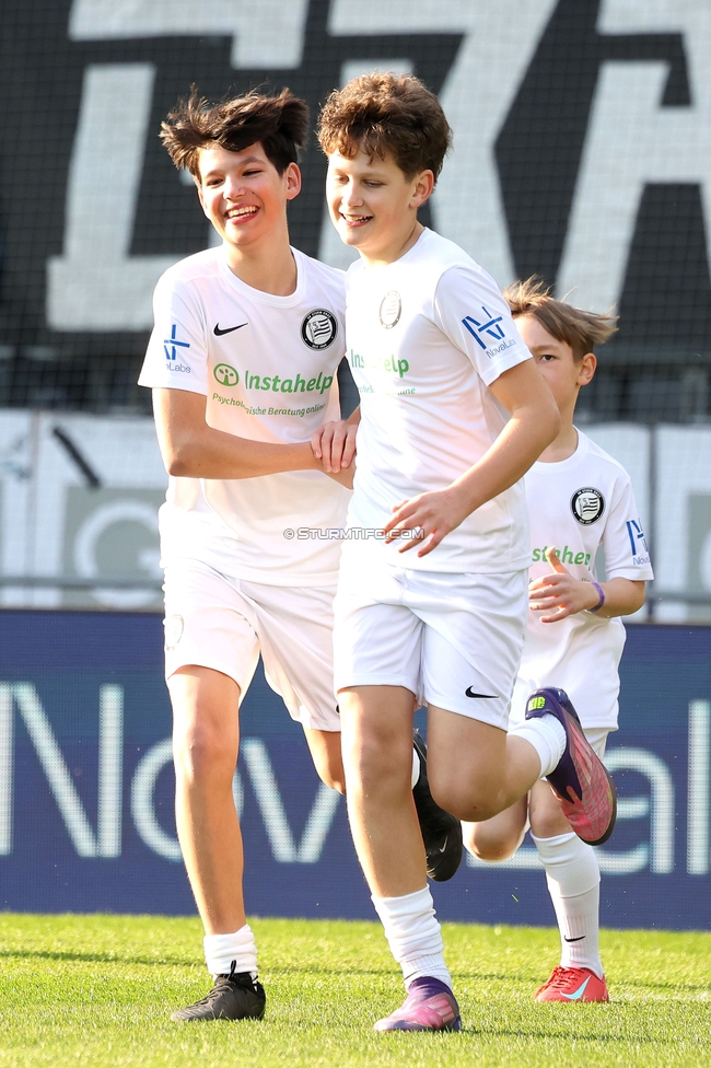 Sturm Graz - Altach
Oesterreichische Fussball Bundesliga, 22. Runde, SK Sturm Graz - SCR Altach, Stadion Liebenau Graz, 08.03.2026. Foto zeigt Eindruecke von 100 Kids gegen den Meister
