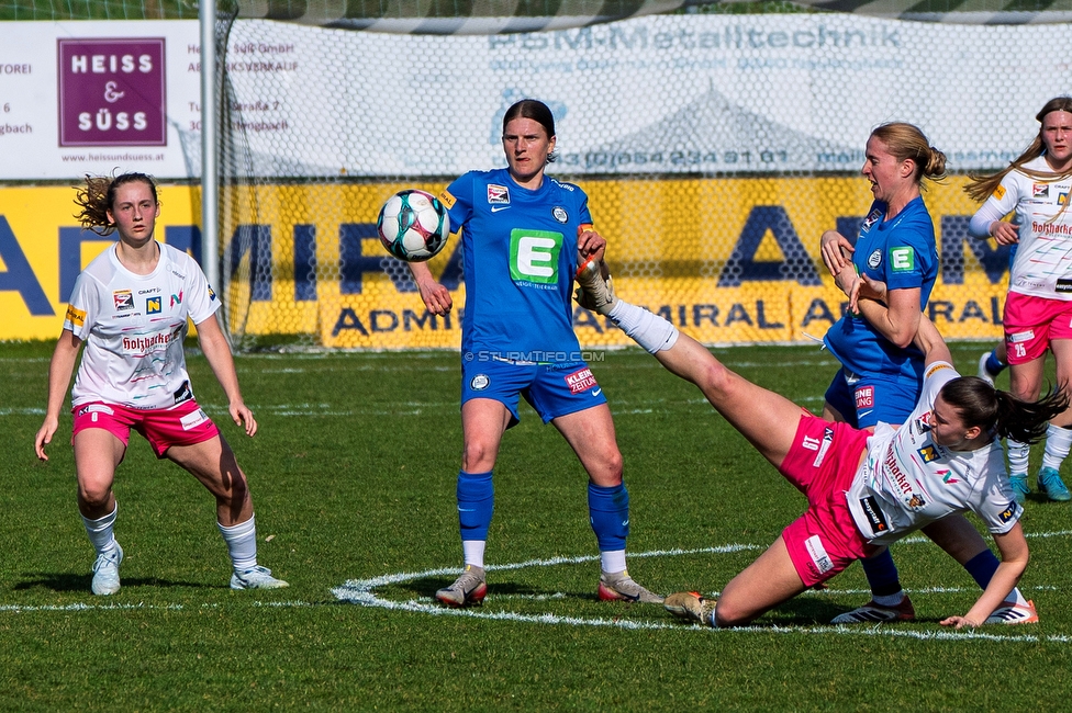 Neulengbach - Sturm Damen
OEFB Frauen Bundesliga, 16. Runde, USV Neulengbach - SK Sturm Graz Damen, Wienerwaldstadion Neulengbach, 14.03.2026

Foto zeigt Sophie Maierhofer (Sturm Damen) und Elisabeth Brandl (Sturm Damen)
