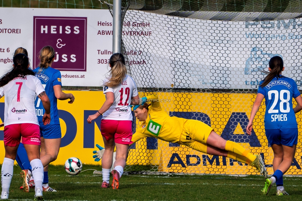Neulengbach - Sturm Damen
OEFB Frauen Bundesliga, 16. Runde, USV Neulengbach - SK Sturm Graz Damen, Wienerwaldstadion Neulengbach, 14.03.2026

Foto zeigt Kristin Krammer (Sturm Damen) und Marie Spiess (Sturm Damen)
