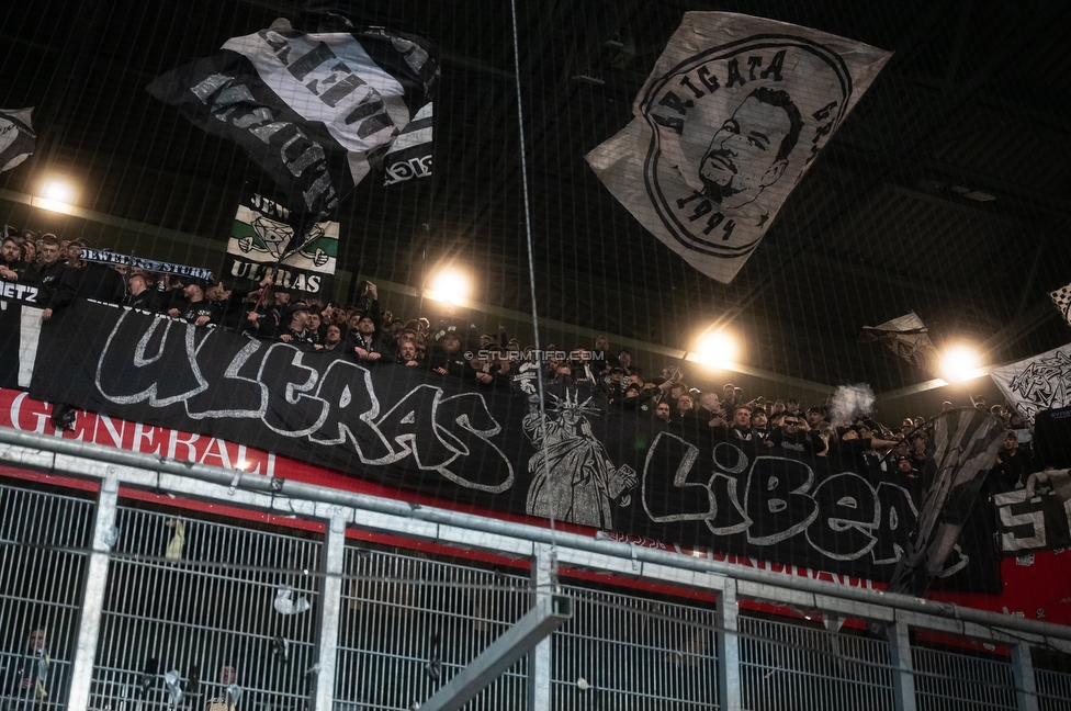 Austria Wien - Sturm Graz
Oesterreichische Fussball Bundesliga, 23. Runde, FK Austria Wien - SK Sturm Graz, Franz Horr Stadion Wien, 15.03.2026.Foto zeigt Fans von Sturm mit einem Spruchband
Schlüsselwörter: repression