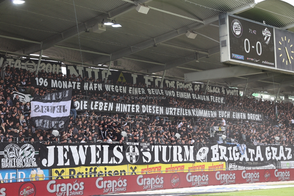 Sturm Graz - Hartberg
Oesterreichische Fussball Bundesliga, 26. Runde, SK Sturm Graz - TSV Hartberg, Stadion Graz-Liebenau, 12.04.2026. 

Foto zeigt Fans von Sturm mit einem Spruchband
Schlüsselwörter: repression