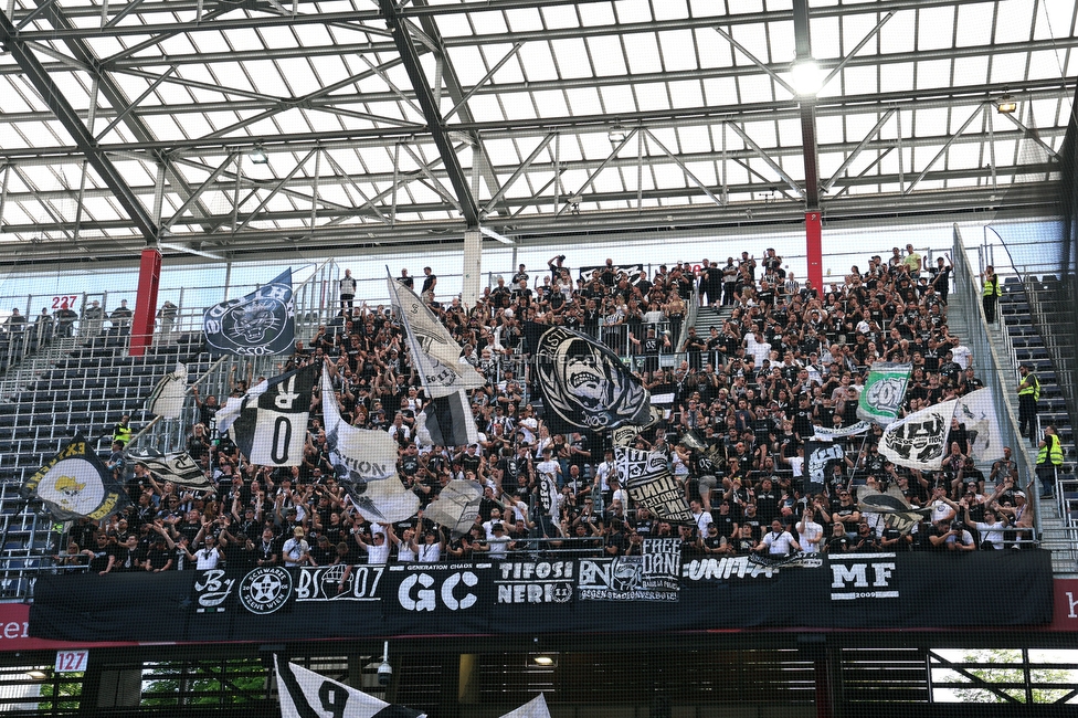 RB Salzburg - Sturm Graz
Oesterreichische Fussball Bundesliga, 30. Runde, FC RB Salzburg - SK Sturm Graz, Stadion Wals-Siezenheim, 03.05.2026.

Foto zeigt Fans von Sturm
