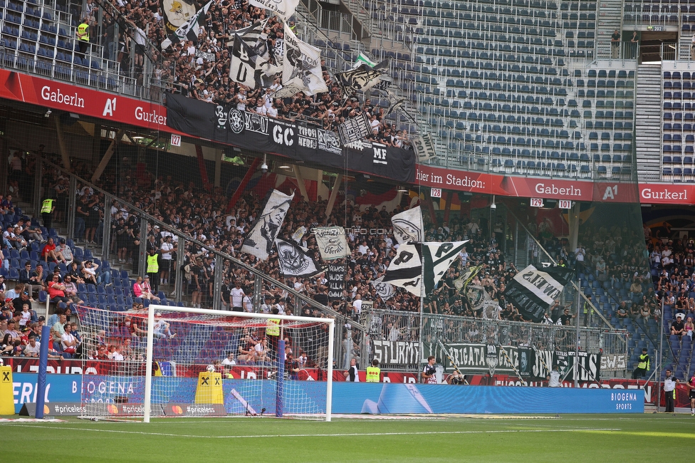 RB Salzburg - Sturm Graz
Oesterreichische Fussball Bundesliga, 30. Runde, FC RB Salzburg - SK Sturm Graz, Stadion Wals-Siezenheim, 03.05.2026.Foto zeigt Fans von Sturm
