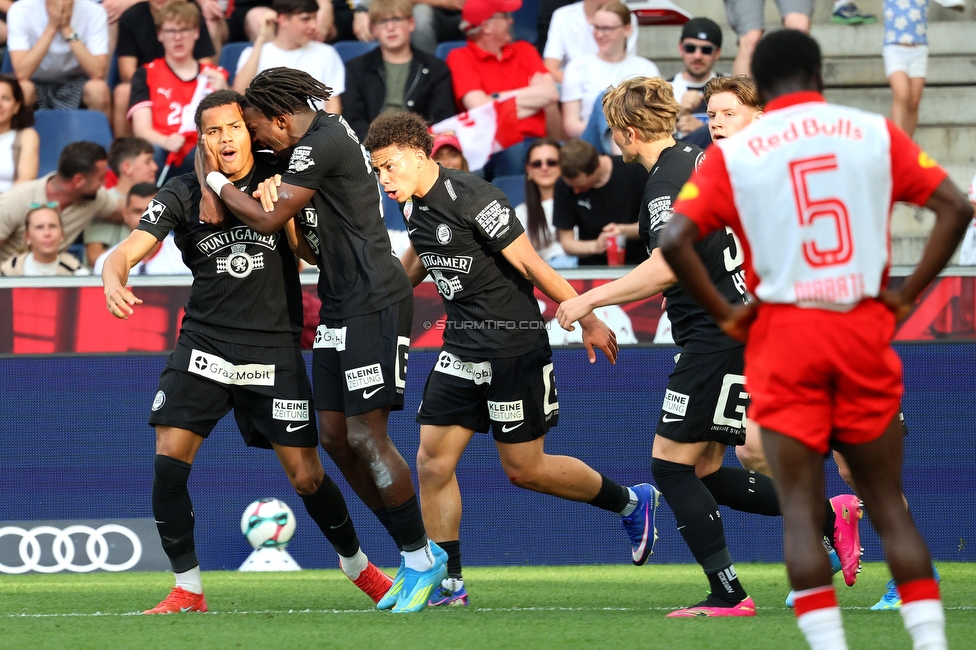 RB Salzburg - Sturm Graz
Oesterreichische Fussball Bundesliga, 30. Runde, FC RB Salzburg - SK Sturm Graz, Stadion Wals-Siezenheim, 03.05.2026.Foto zeigt Axel Kayombo (Sturm)
