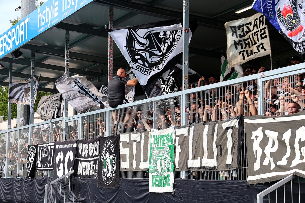 Hartberg - Sturm Graz
Oesterreichische Fussball Bundesliga, 31. Runde, TSV Hartberg - SK Sturm Graz, Profertil Arena Hartberg, 10.05.2026. Foto zeigt Fans von Sturm
