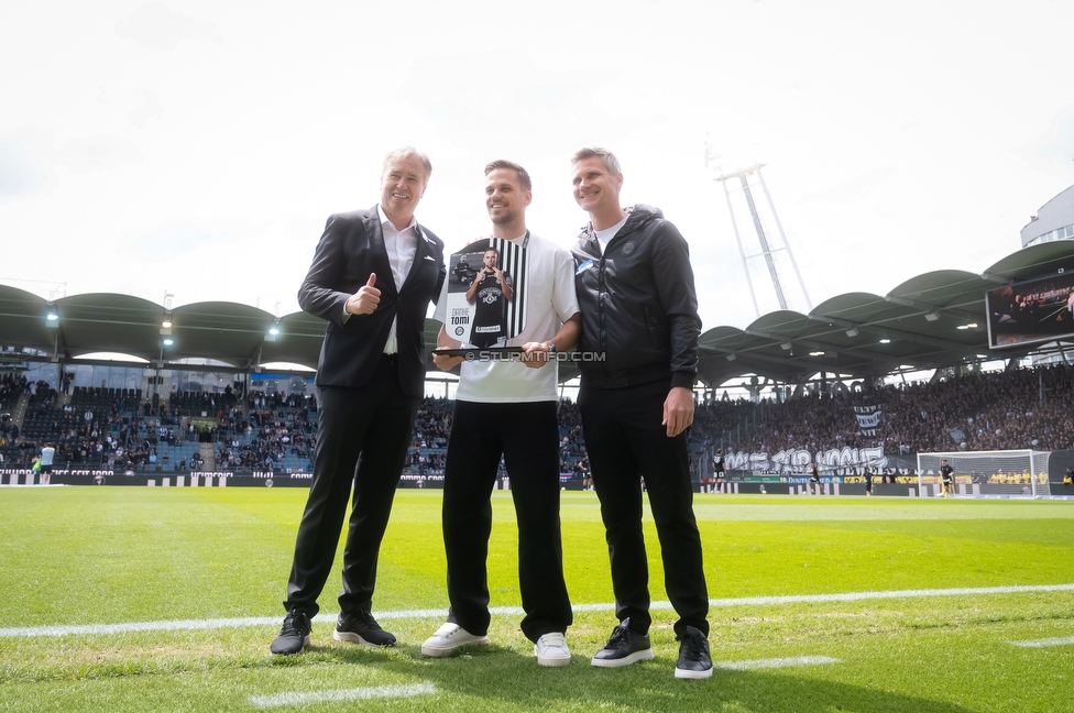 Sturm Graz - Rapid Wien
Oesterreichische Fussball Bundesliga, 32. Runde, SK Sturm Graz - SK Rapid Wien, Stadion Graz-Liebenau, 17.05.2026. Foto zeigt Christian Jauk (Praesident Sturm), Tomi Horvat (Sturm) und Michael Parensen (Geschaeftsfuehrer Sport Sturm)
