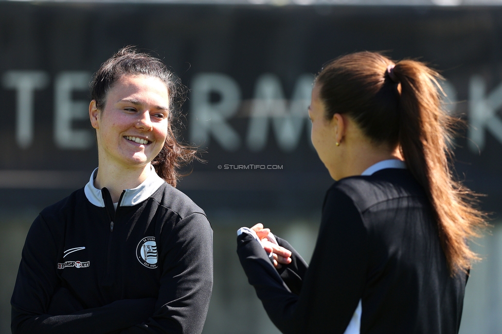 Sturm Damen - Austria Wien
OEFB Frauen Bundesliga, Meistergruppe - 4. Runde, SK Sturm Graz Damen - FK Austria Wien, Trainingszentrum Messendorf, 17.05.2026. Foto zeigt Zala Kustrin (Sturm Damen) und Ruzica Krajinovic (Sturm Damen)
