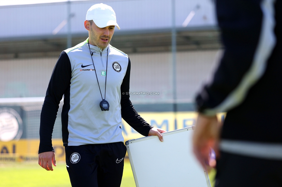 Sturm Damen - Austria Wien
OEFB Frauen Bundesliga, Meistergruppe - 4. Runde, SK Sturm Graz Damen - FK Austria Wien, Trainingszentrum Messendorf, 17.05.2026. Foto zeigt Mato Vrdoljak (Co-Trainer Sturm Damen)
