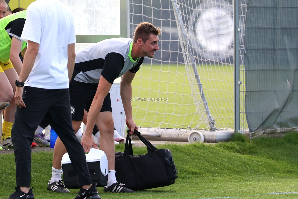Sturm Damen - St. Poelten
OEFB Frauen Bundesliga, Meistergruppe - 5. Runde, SK Sturm Graz Damen - SKN St. Poelten, Trainingszentrum Messendorf, 22.05.2026. Foto zeigt Fabio Ronchetti (Physiotherapeut Sturm Graz)
