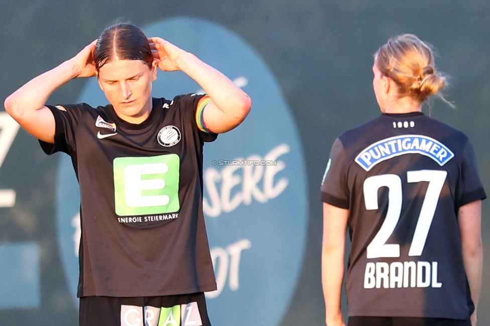 Sturm Damen - St. Poelten
OEFB Frauen Bundesliga, Meistergruppe - 5. Runde, SK Sturm Graz Damen - SKN St. Poelten, Trainingszentrum Messendorf, 22.05.2026. Foto zeigt Sophie Maierhofer (Sturm Damen) und Elisabeth Brandl (Sturm Damen)
