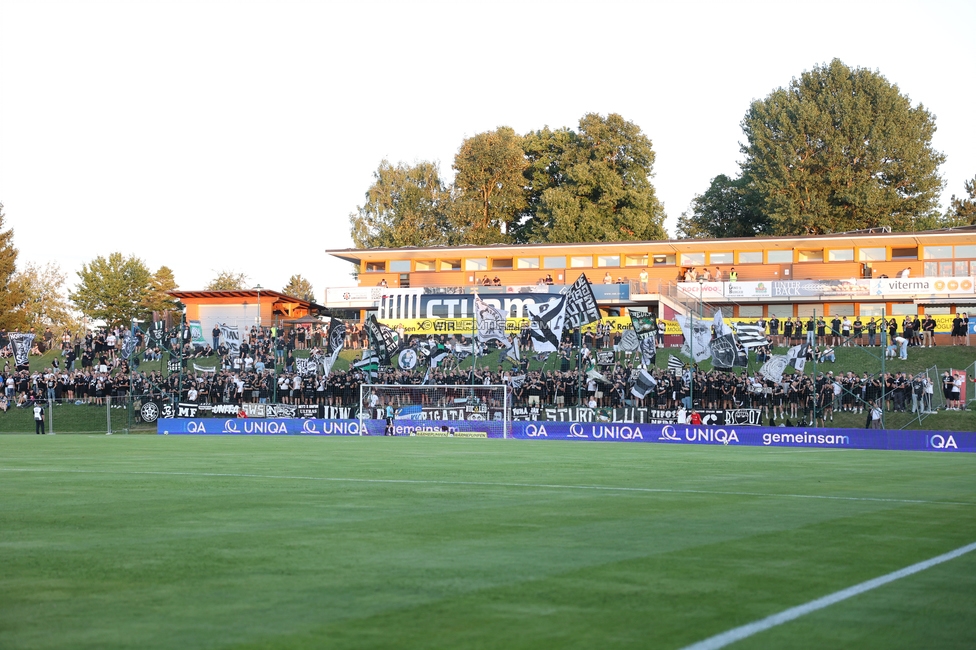 Seekirchen - Sturm Graz
OEFB Cup 1. Runde, SV Seekirchen - SK Sturm Graz, Sportzentrum Aug, Seekirchen am Wallersee, 24.07.2026. Foto zeigt Fans von Sturm
