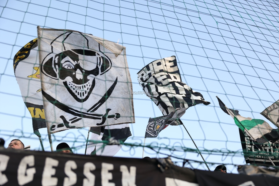 Seekirchen - Sturm Graz
OEFB Cup 1. Runde, SV Seekirchen - SK Sturm Graz, Sportzentrum Aug, Seekirchen am Wallersee, 24.07.2026. Foto zeigt Fans von Sturm
