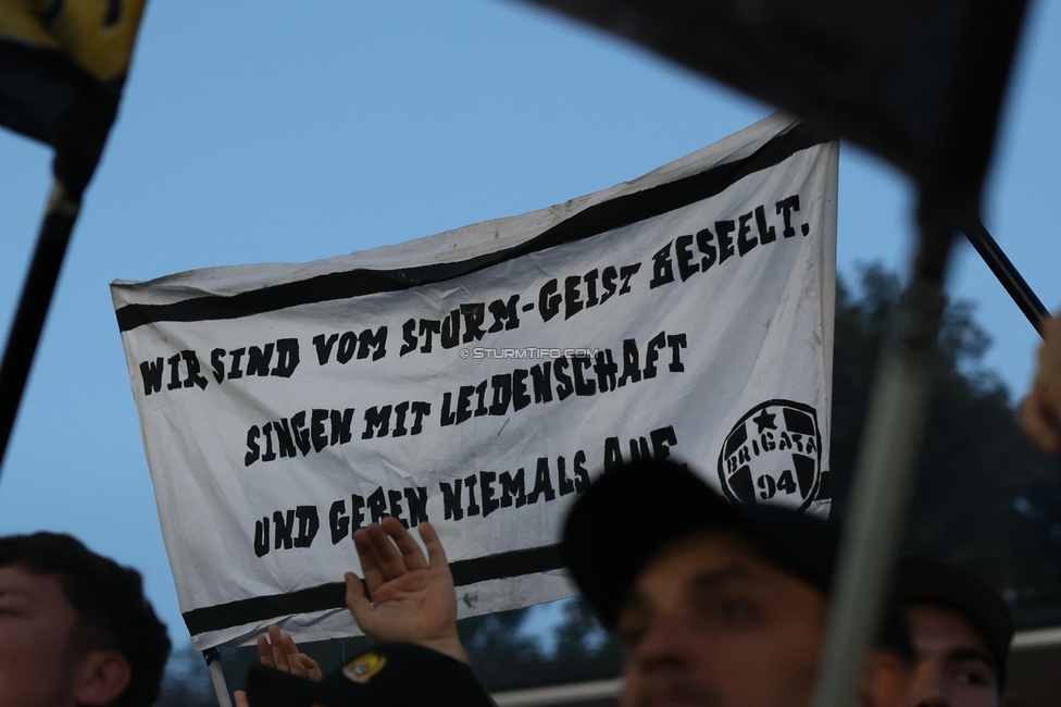 Seekirchen - Sturm Graz
OEFB Cup 1. Runde, SV Seekirchen - SK Sturm Graz, Sportzentrum Aug, Seekirchen am Wallersee, 24.07.2026. Foto zeigt Fans von Sturm
