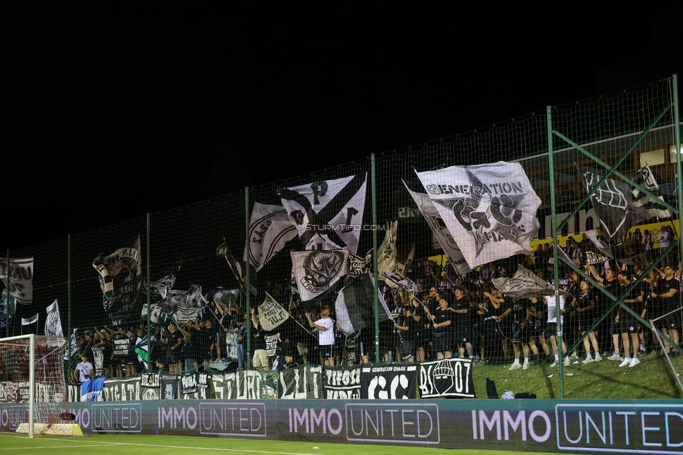 Seekirchen - Sturm Graz
OEFB Cup 1. Runde, SV Seekirchen - SK Sturm Graz, Sportzentrum Aug, Seekirchen am Wallersee, 24.07.2026. Foto zeigt Fans von Sturm
