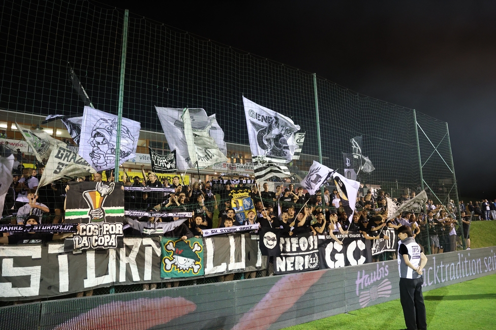 Seekirchen - Sturm Graz
OEFB Cup 1. Runde, SV Seekirchen - SK Sturm Graz, Sportzentrum Aug, Seekirchen am Wallersee, 24.07.2026. Foto zeigt Fans von Sturm
