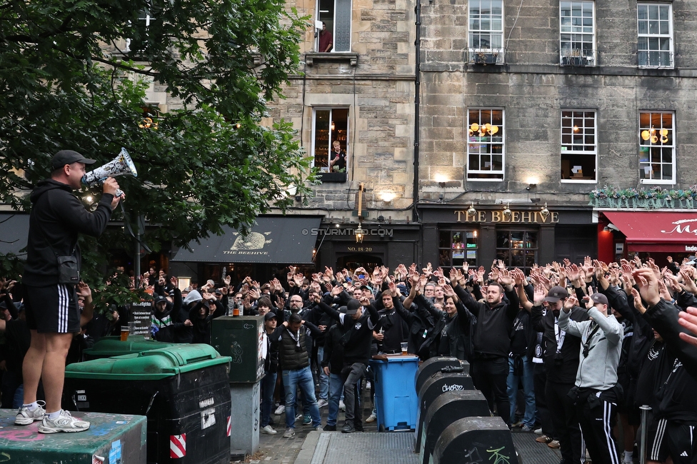 Heart of Midlothian - Sturm Graz
UEFA Champions League Qualifikation 2. Runde, Heart of Midlothian - SK Sturm Graz, Tynecastle Park Edinburgh, 28.07.2026. 

Foto zeigt Fans von Sturm beim Corteo
