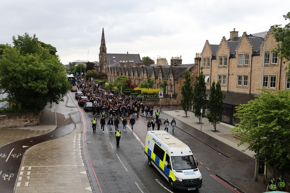Heart of Midlothian - Sturm Graz
UEFA Champions League Qualifikation 2. Runde, Heart of Midlothian - SK Sturm Graz, Tynecastle Park Edinburgh, 28.07.2026. 

Foto zeigt Fans von Sturm beim Corteo
