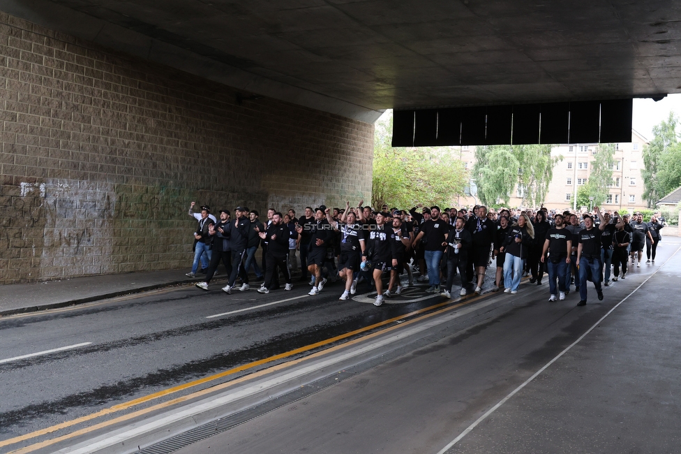 Heart of Midlothian - Sturm Graz
UEFA Champions League Qualifikation 2. Runde, Heart of Midlothian - SK Sturm Graz, Tynecastle Park Edinburgh, 28.07.2026. 

Foto zeigt Fans von Sturm beim Corteo
