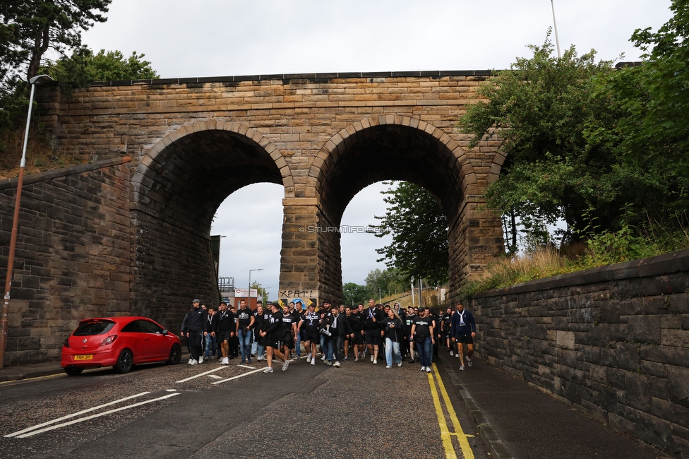 Heart of Midlothian - Sturm Graz
UEFA Champions League Qualifikation 2. Runde, Heart of Midlothian - SK Sturm Graz, Tynecastle Park Edinburgh, 28.07.2026. 

Foto zeigt Fans von Sturm beim Corteo
